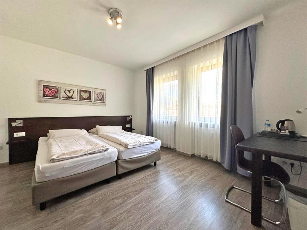 Hotel Rennekamp ออยเทน ภายนอก รูปภาพ