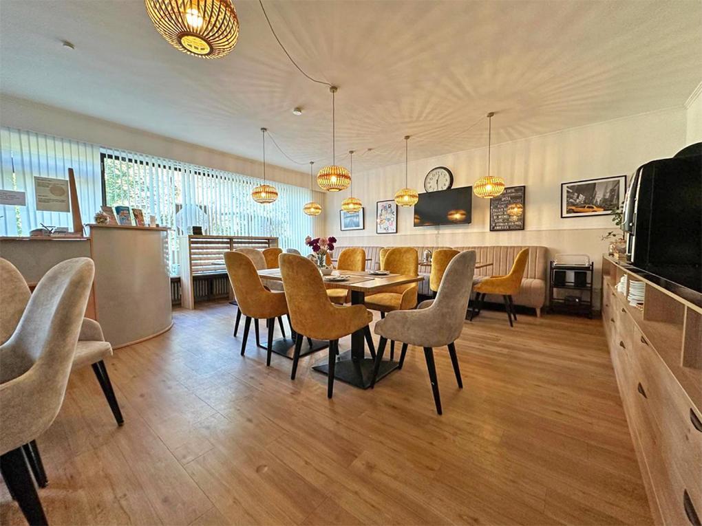 Hotel Rennekamp ออยเทน ภายนอก รูปภาพ